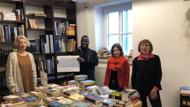 spendeBuecherbasar-uganda